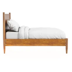 Omio Platform Bed