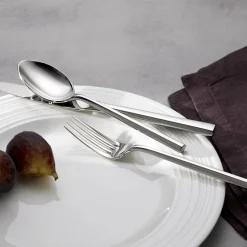 Oneida Diameter 20-pc. 18/10 Stainless Steel Flatware Set
