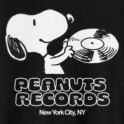 Peanuts Snoopy Mens Crew Neck Short Sleeve Classic Fit Peanuts Snoopy Big and Tall Graphic T-Shirt