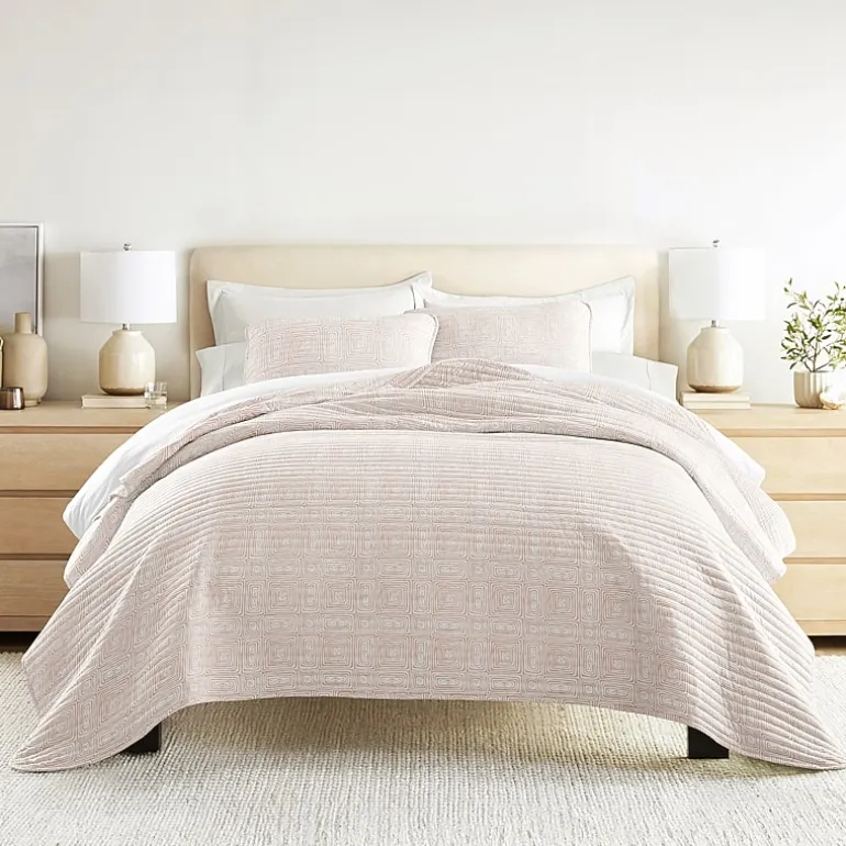 3 Piece All Season Lightweight Pattern Quilt Set