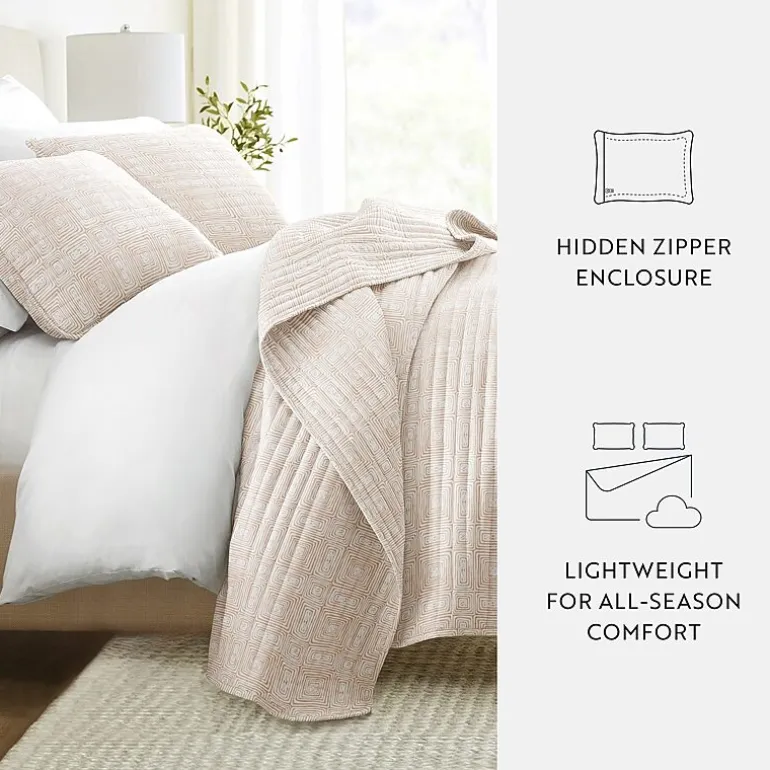 3 Piece All Season Lightweight Pattern Quilt Set