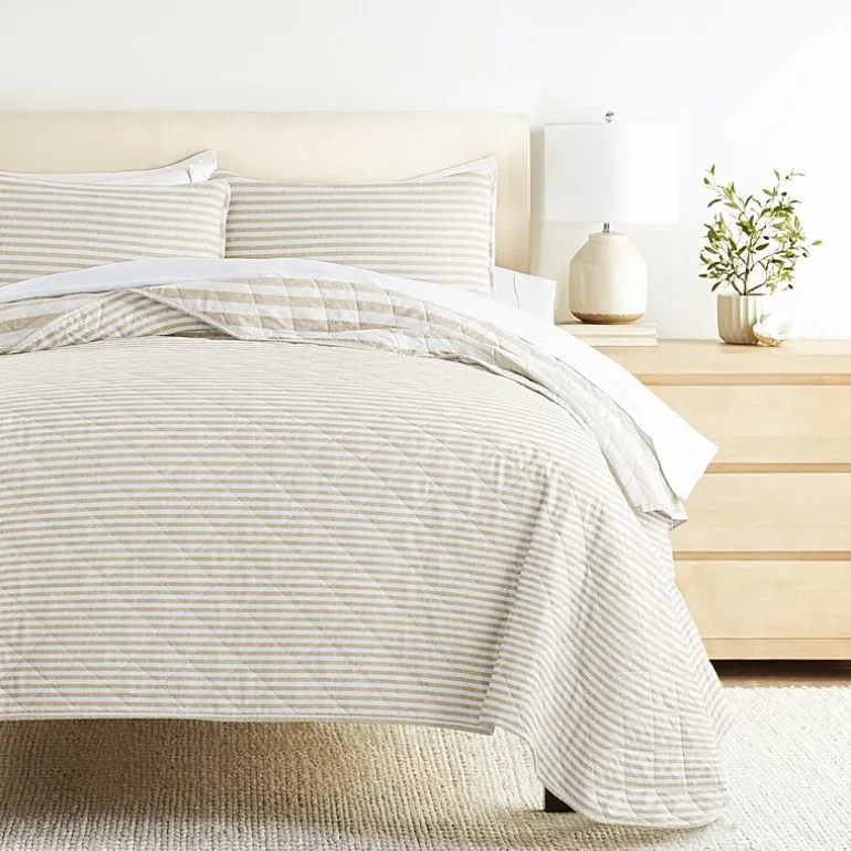 3 Piece All Season Lightweight Pattern Quilt Set