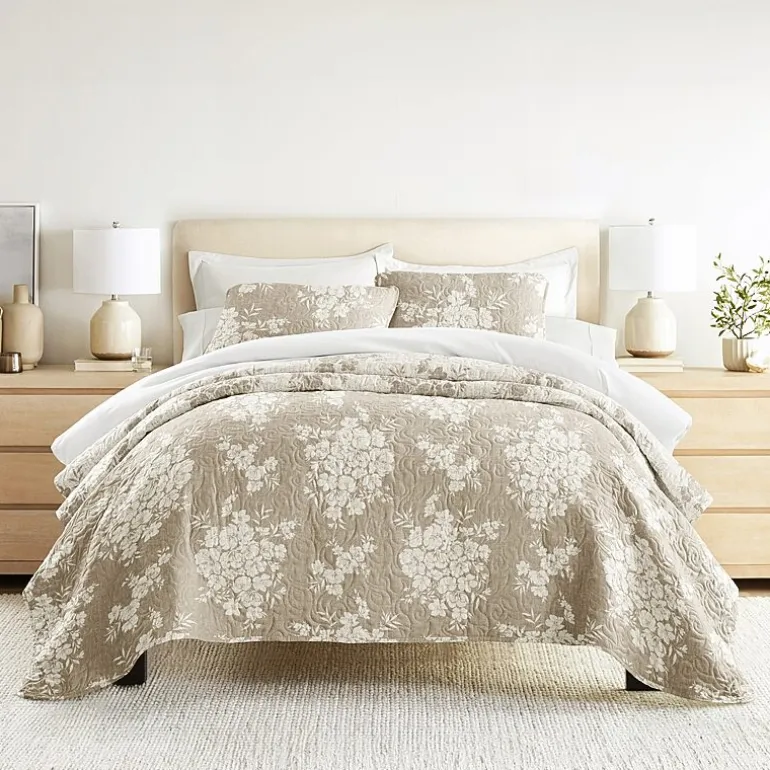 3 Piece All Season Lightweight Pattern Quilt Set