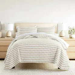 3 Piece All Season Lightweight Pattern Quilt Set