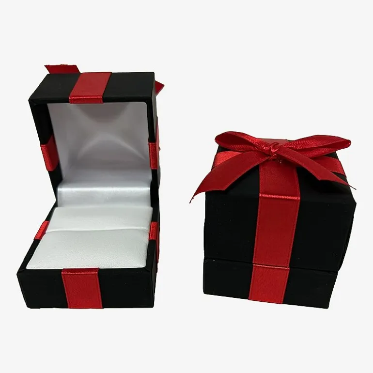 Round 4 CT.T.W. Natural Diamond Side Stone Bridal Set in 10K or 14K White Gold