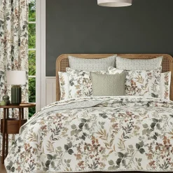 Royal Court Evergreen Floral Quilt Set