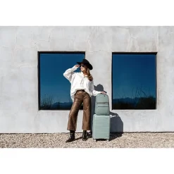 Samsonite Elevation Plus Classic 21 Inch Hardside Carry-On Spinner Luggage