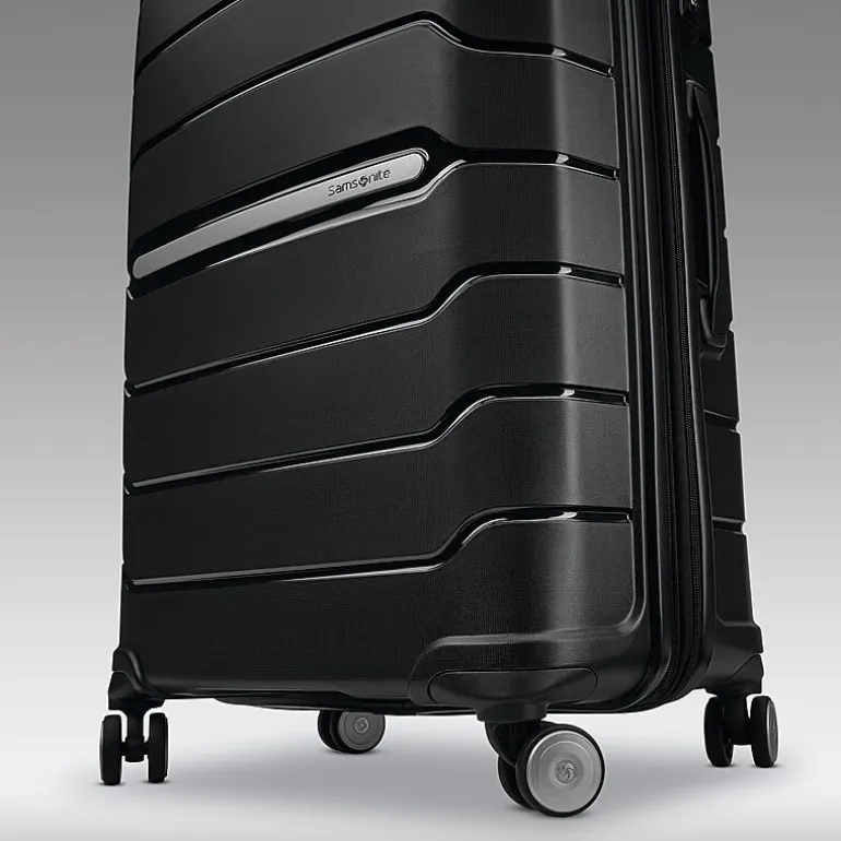 Samsonite Freeform 28 Inch Hardside Expandable Checked Spinner Luggage