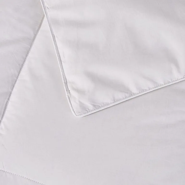 Serta® Midweight Down Hypoallergenic Comforter
