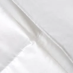 Serta 300 Thread Count Extra Warmth White Down Fiber Comforter