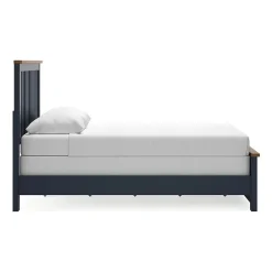 Signature Design by Ashley Lacey Panel Bed