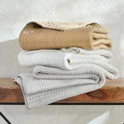 SUPERIOR® Bella Silk Handmade Luxury Quilt