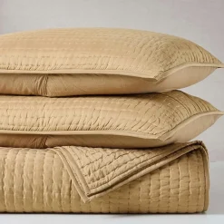SUPERIOR® Bella Silk Handmade Luxury Quilt