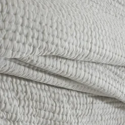 SUPERIOR® Bella Silk Handmade Luxury Quilt