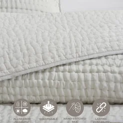 SUPERIOR® Bella Silk Handmade Luxury Quilt