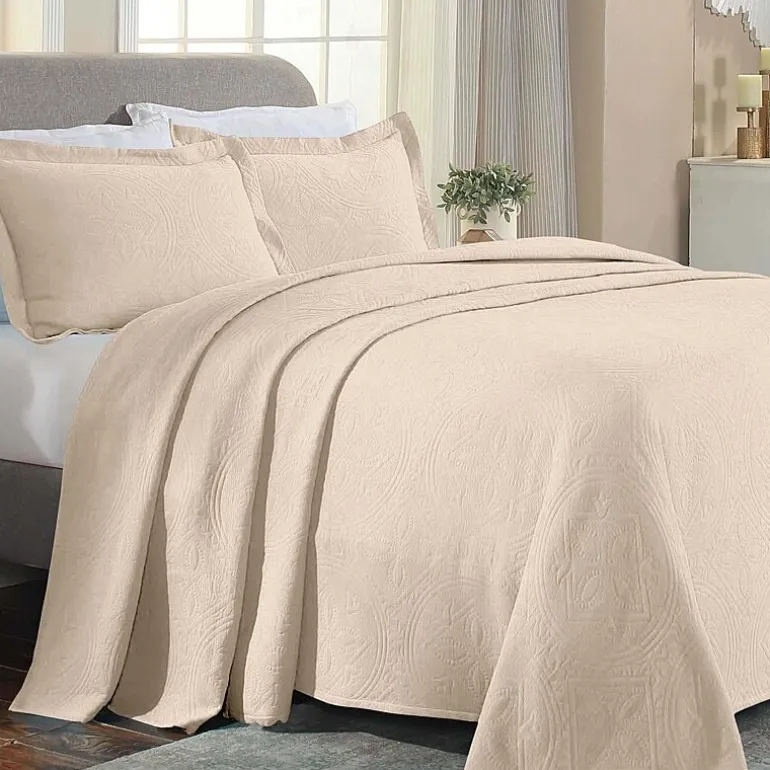 SUPERIOR® Celtic Circle Textured Woven Jacquard Bedspread with Shams