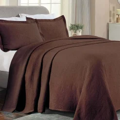 SUPERIOR® Celtic Circle Textured Woven Jacquard Bedspread with Shams