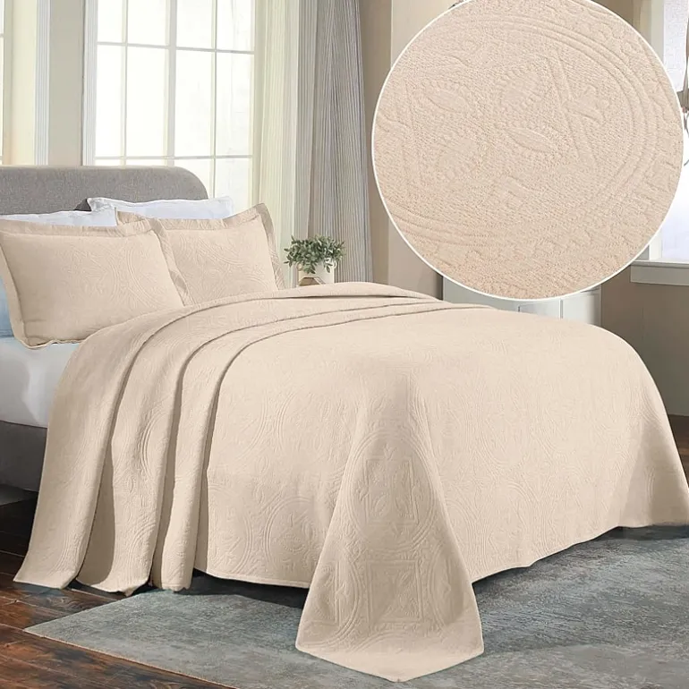 SUPERIOR® Celtic Circle Textured Woven Jacquard Bedspread with Shams