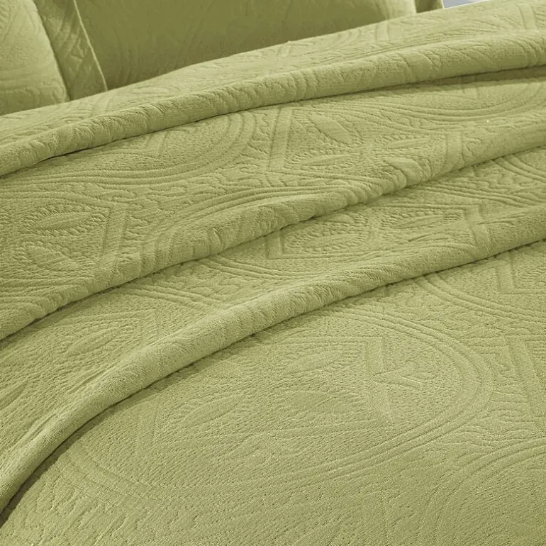 SUPERIOR® Celtic Circle Textured Woven Jacquard Bedspread with Shams