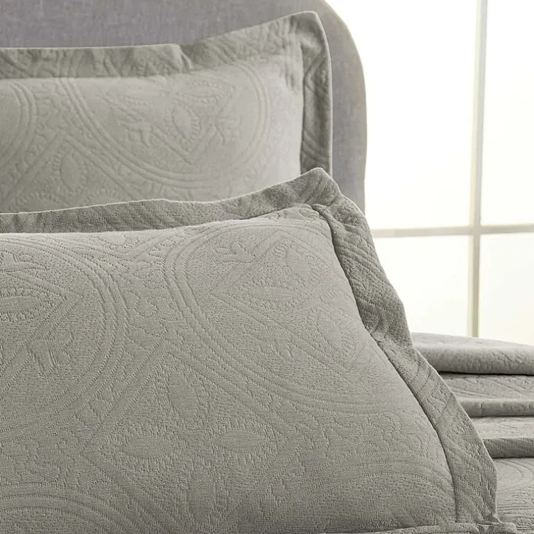 SUPERIOR® Celtic Circle Textured Woven Jacquard Bedspread with Shams