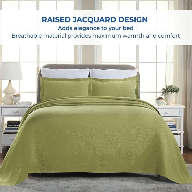 SUPERIOR® Celtic Circle Textured Woven Jacquard Bedspread with Shams