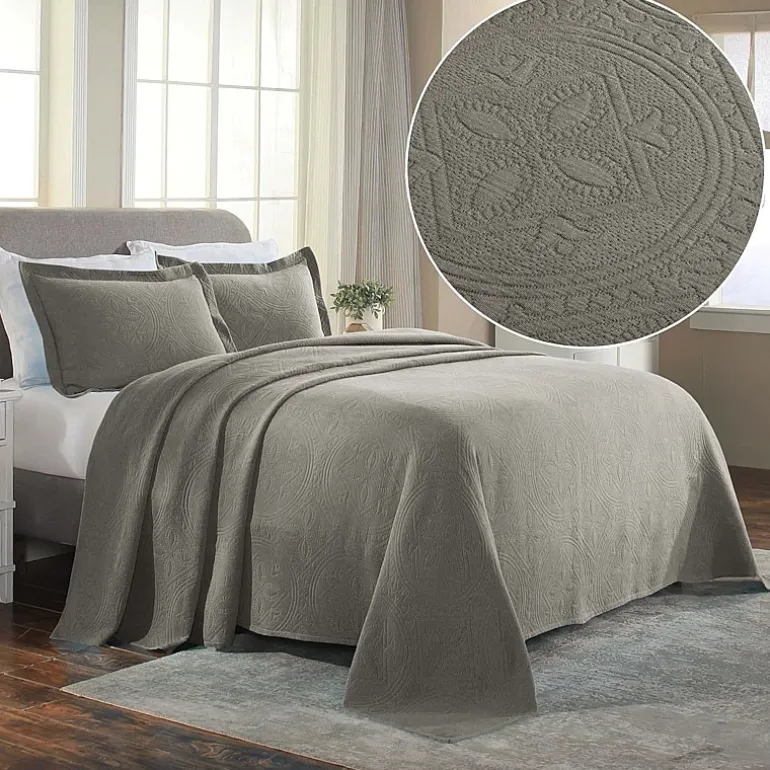 SUPERIOR® Celtic Circle Textured Woven Jacquard Bedspread with Shams