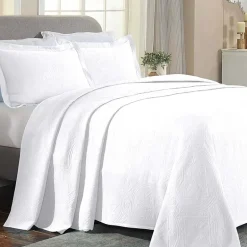 SUPERIOR® Celtic Circle Textured Woven Jacquard Bedspread with Shams