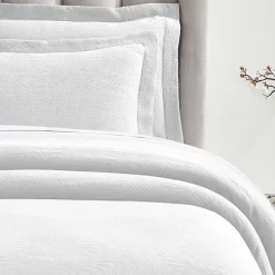 SUPERIOR® Peploi Cotton Floral Wreath Cottage Style Bedspread with Shams