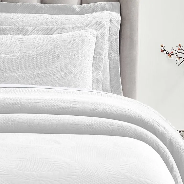 SUPERIOR® Peploi Cotton Floral Wreath Cottage Style Bedspread with Shams