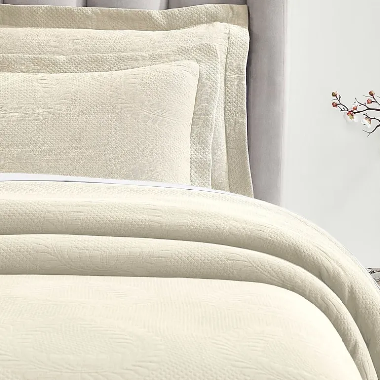 SUPERIOR® Peploi Cotton Floral Wreath Cottage Style Bedspread with Shams