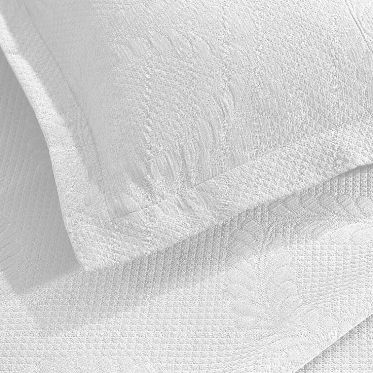SUPERIOR® Peploi Cotton Floral Wreath Cottage Style Bedspread with Shams