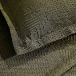 SUPERIOR® Peploi Cotton Floral Wreath Cottage Style Bedspread with Shams