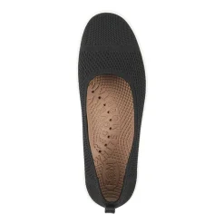 White Mountain Naveen Womens Almond Closed Toe Slip-On Shoe