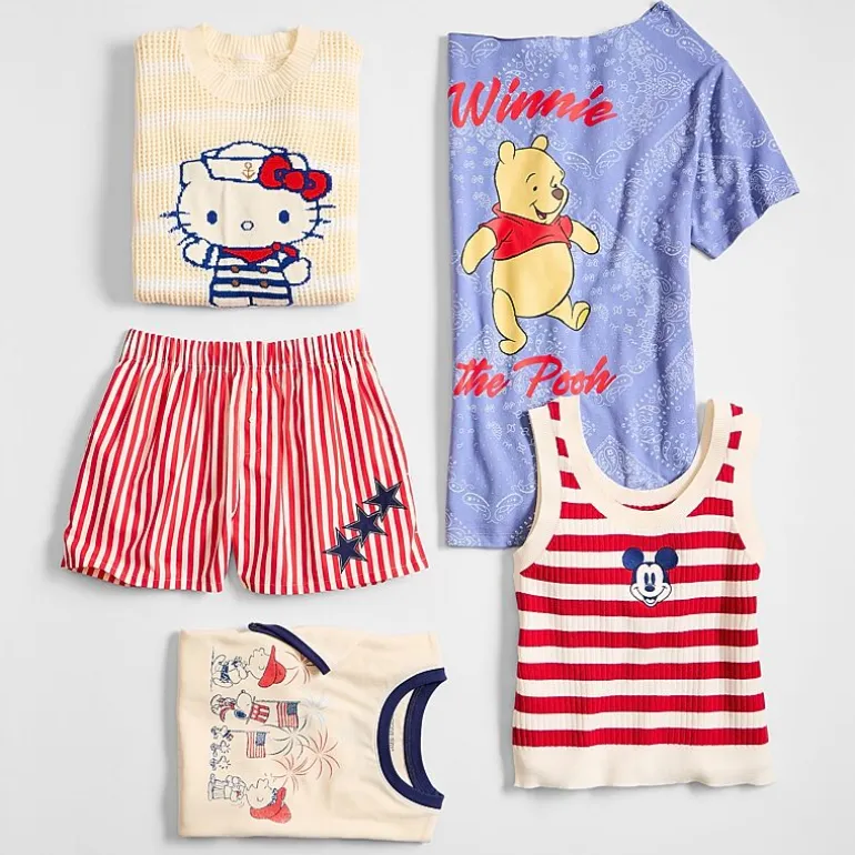 Womens Juniors Crew Neck Short Sleeve Regular Fit Peanuts Graphic T-Shirt