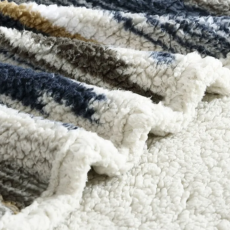 Wrangler Coyote Sands Reversible Lightweight Throw
