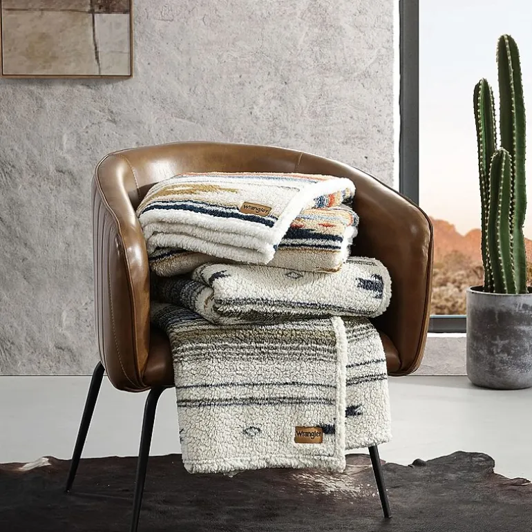 Wrangler Coyote Sands Reversible Lightweight Throw