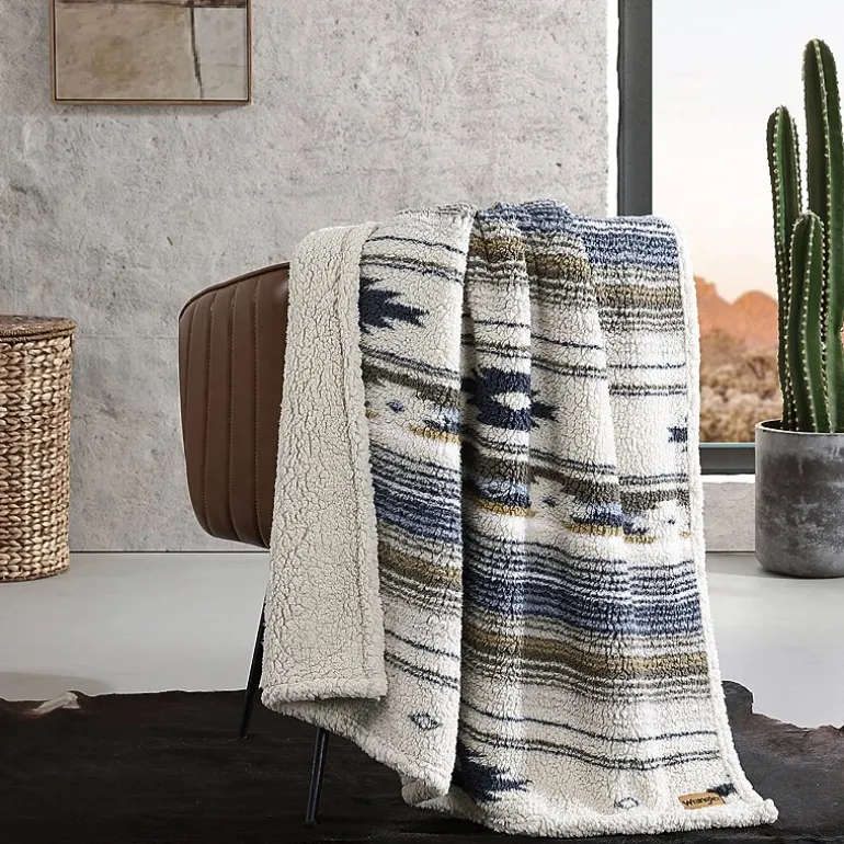 Wrangler Coyote Sands Reversible Lightweight Throw