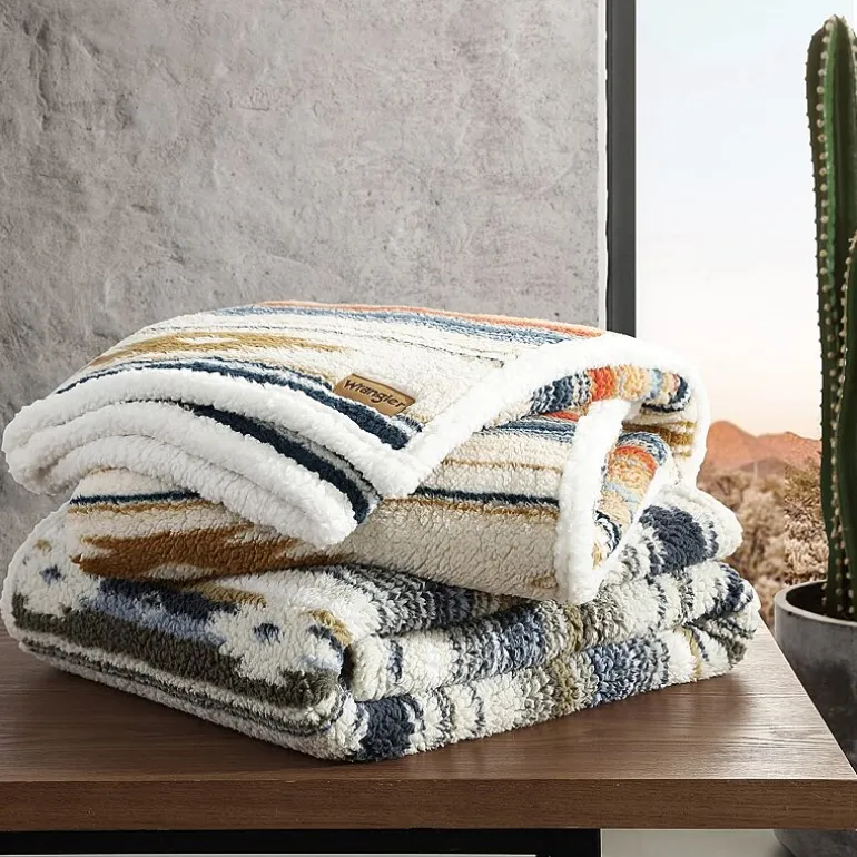 Wrangler Coyote Sands Reversible Lightweight Throw