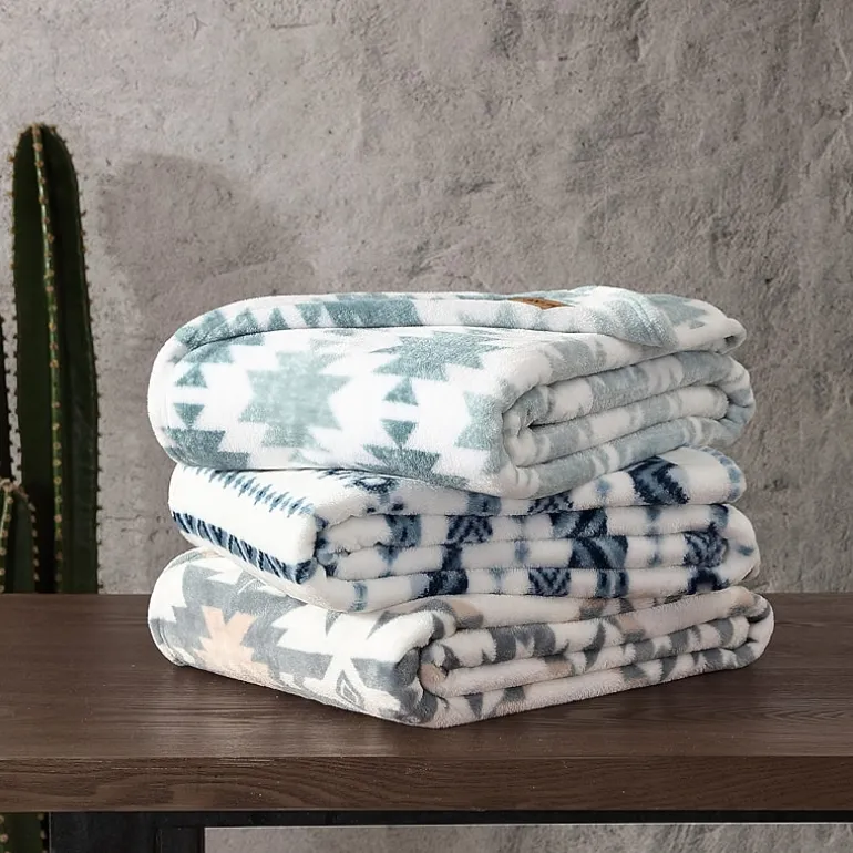 Wrangler Diamond Trail Ultra Plush Fleece Lightweight Throw
